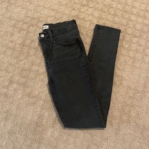 Madewell black Roadtripper skinny Jean. Ankle length.